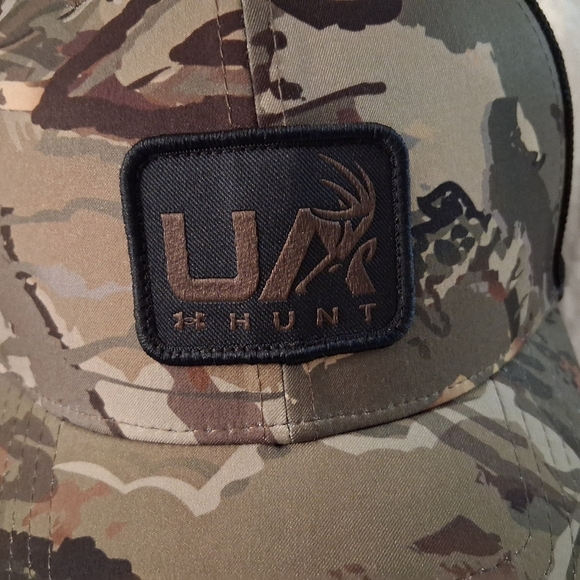 Under Armour Men's Camo hat adjustable - Picture 2 of 7
